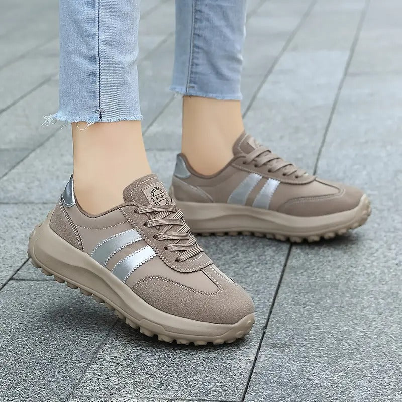 Julia | Klassische Damen-Sneaker mit modischem Akzent