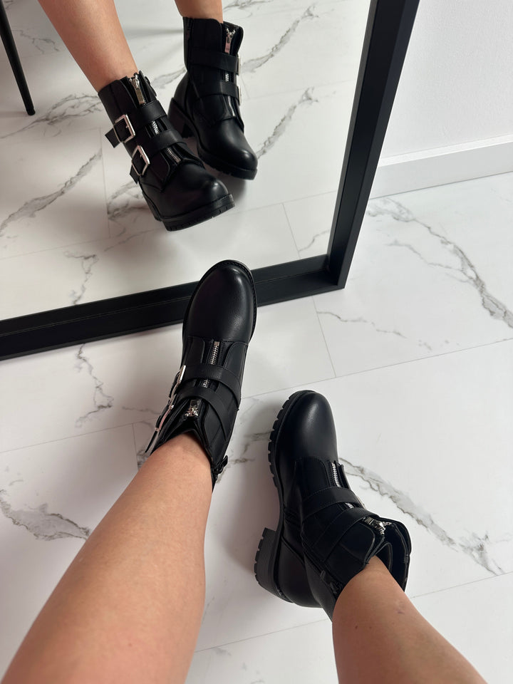 Julia | Zeitlose Damen-Stiefel im TrendSchritt-Design