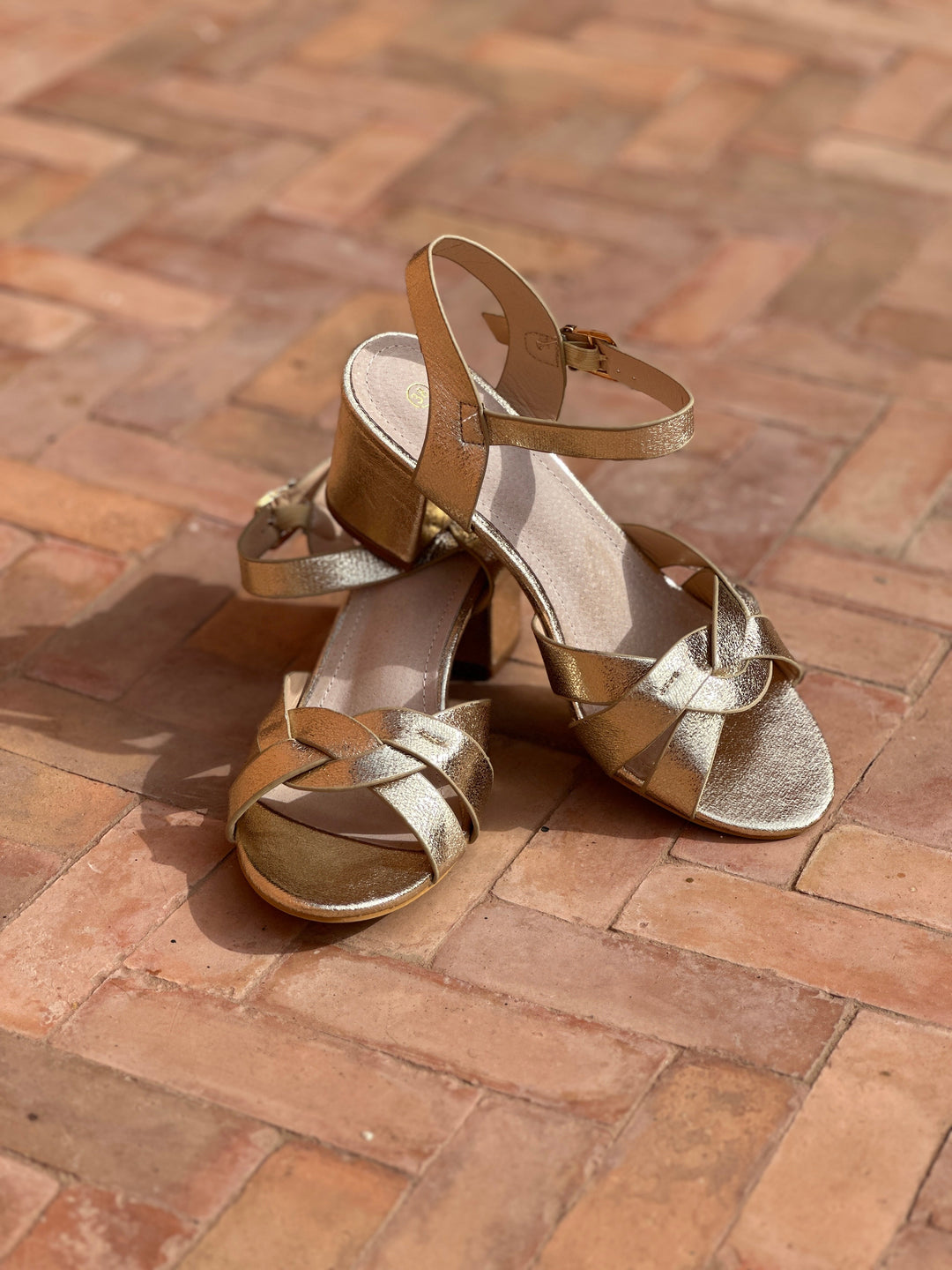 Anubis | Komfortable Sandalen mit breitem Riemen