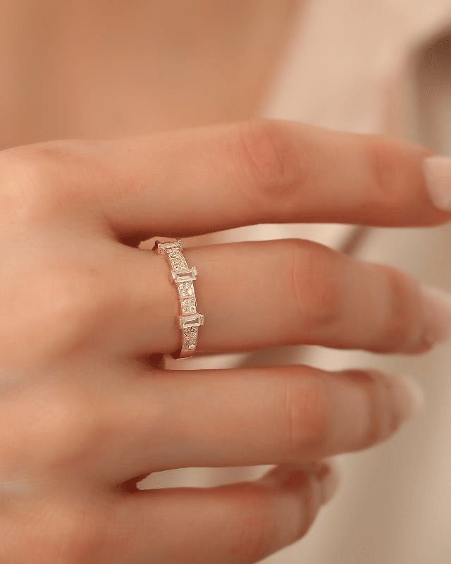 Claudia | Kunstvoll gearbeiteter Raquel Ring