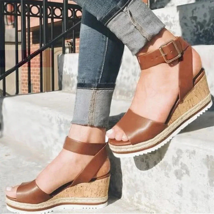 Athena | Sandalen mit Schnallen-Keilabsatz