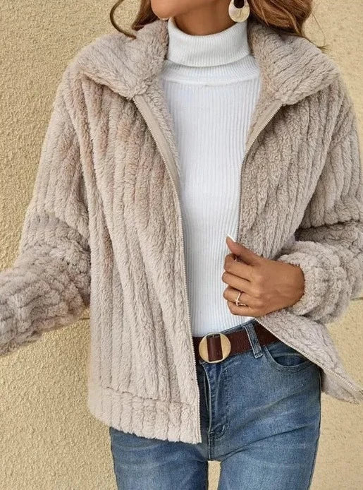 RENA | Herbst-Jacke mit Kapuze für windige Spaziergänge