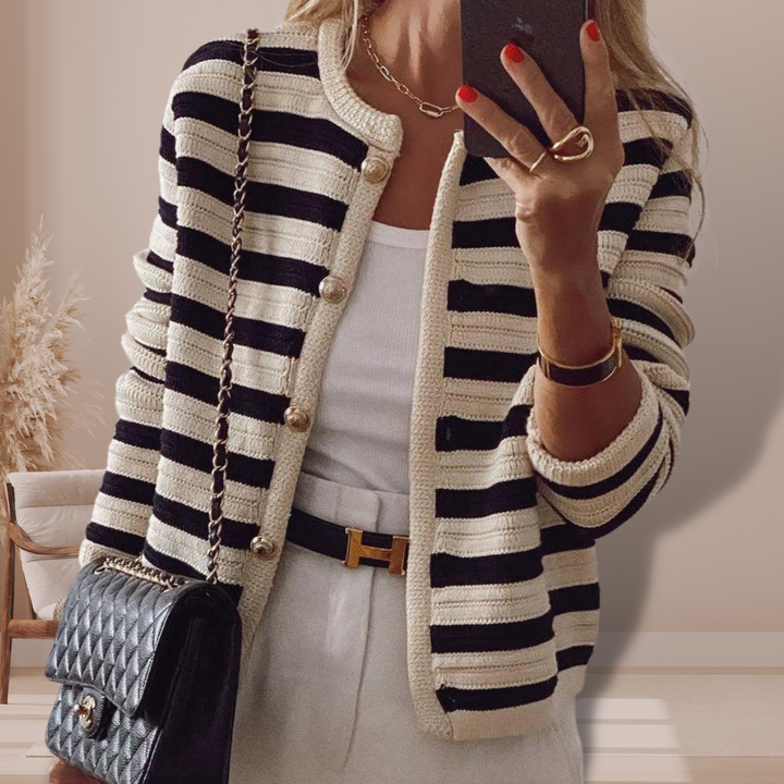 Lila Gestreifte Strickjacke für kuschelige und stilvolle Outfits