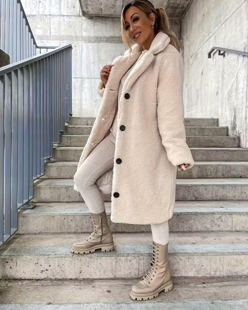 Emma | Eleganter Plüschmantel für Damen stilvoll