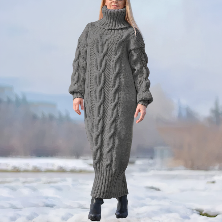Clara | Damen Strick-Maxikleid lang mit stilvollem Zopfmuster