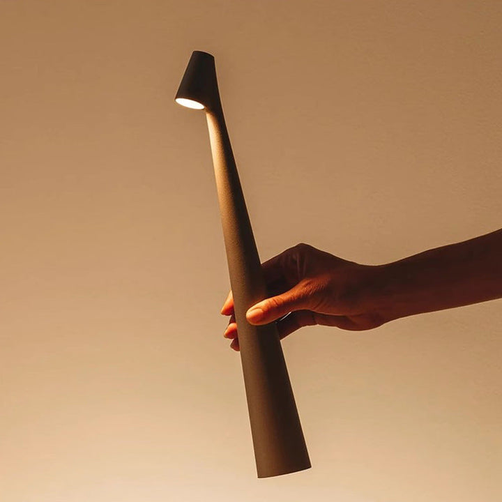 Minimalistische Leuchte für modernes Wohndesign