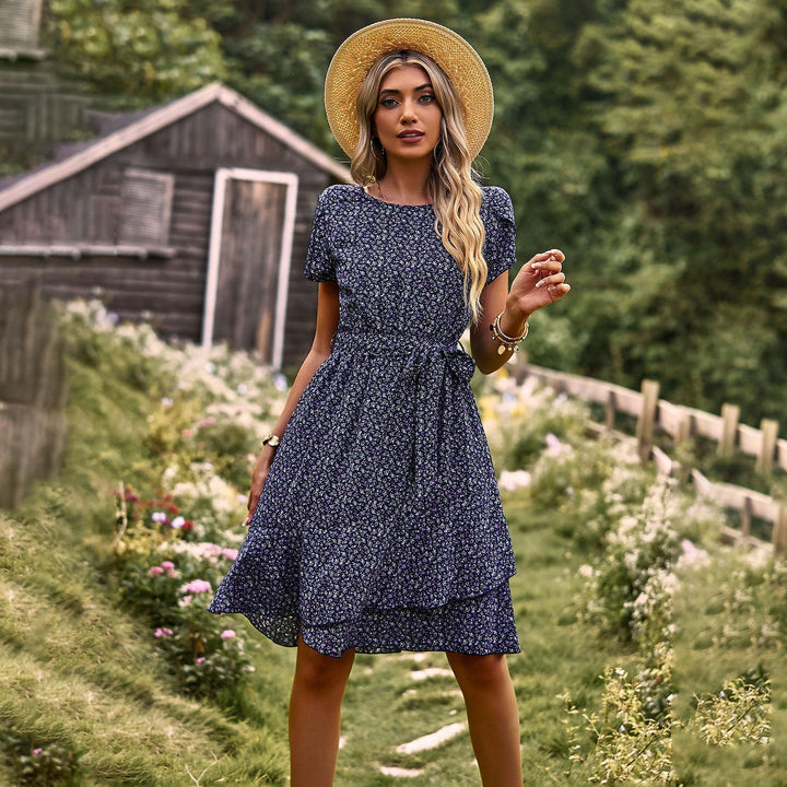 Lilly | Kleid mit Taillenband und femininer Silhouette