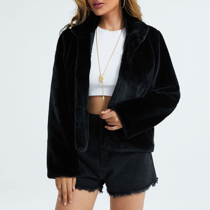 Emma | Stylische Kurzfelljacke für Damen mit Stehkragen