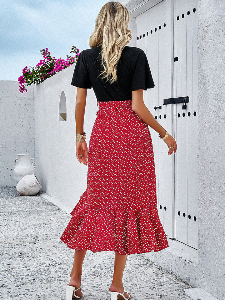 Elegantes Midikleid mit umgeschlagenem V-Ausschnitt