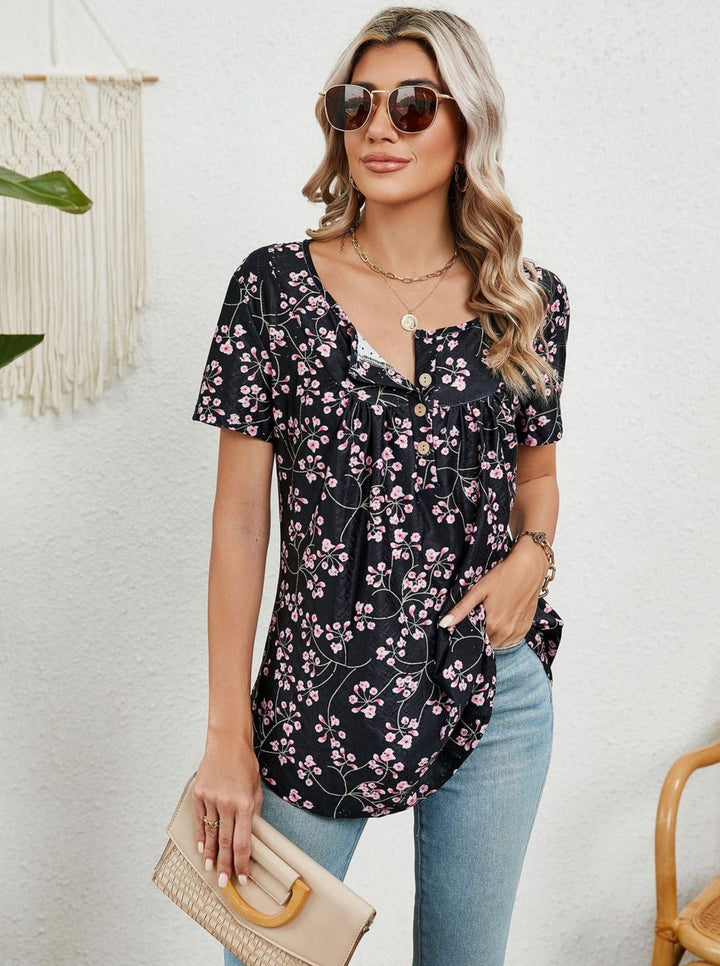 Lose bedrucktes Schwalbenschwanz Kurzarm-T-Shirt