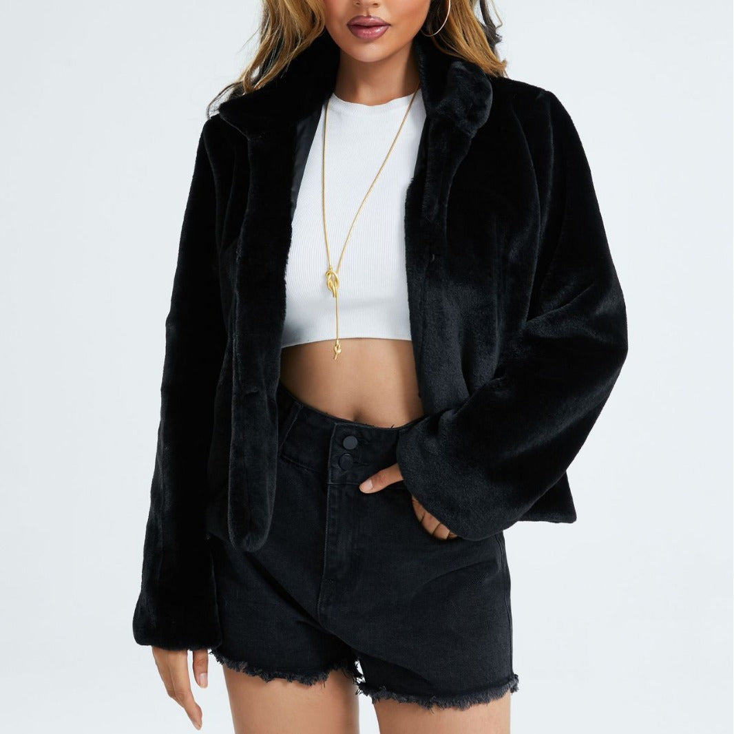 Emma | Stylische Kurzfelljacke für Damen mit Stehkragen