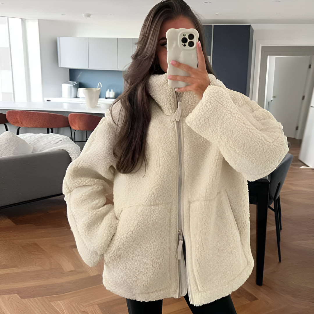 CAMILA | Flauschige Teddyjacke mit modischem Schnitt
