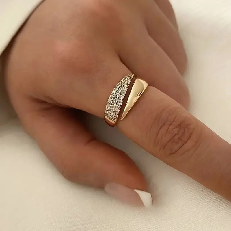 Daniela | Zarter Ring mit edlem Design