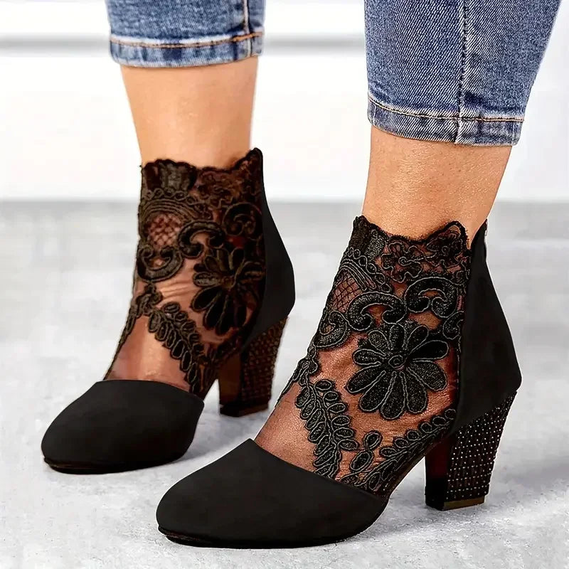 Majoran | Feminine Absatzschuhe mit Spitzen-Design