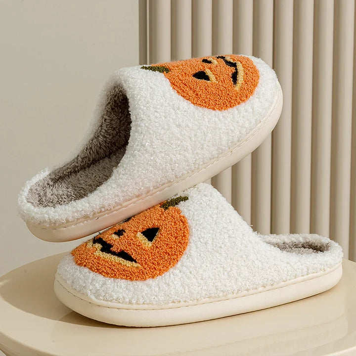 Halloween | Lustige Hausschuhe mit Kürbis-Lächeln