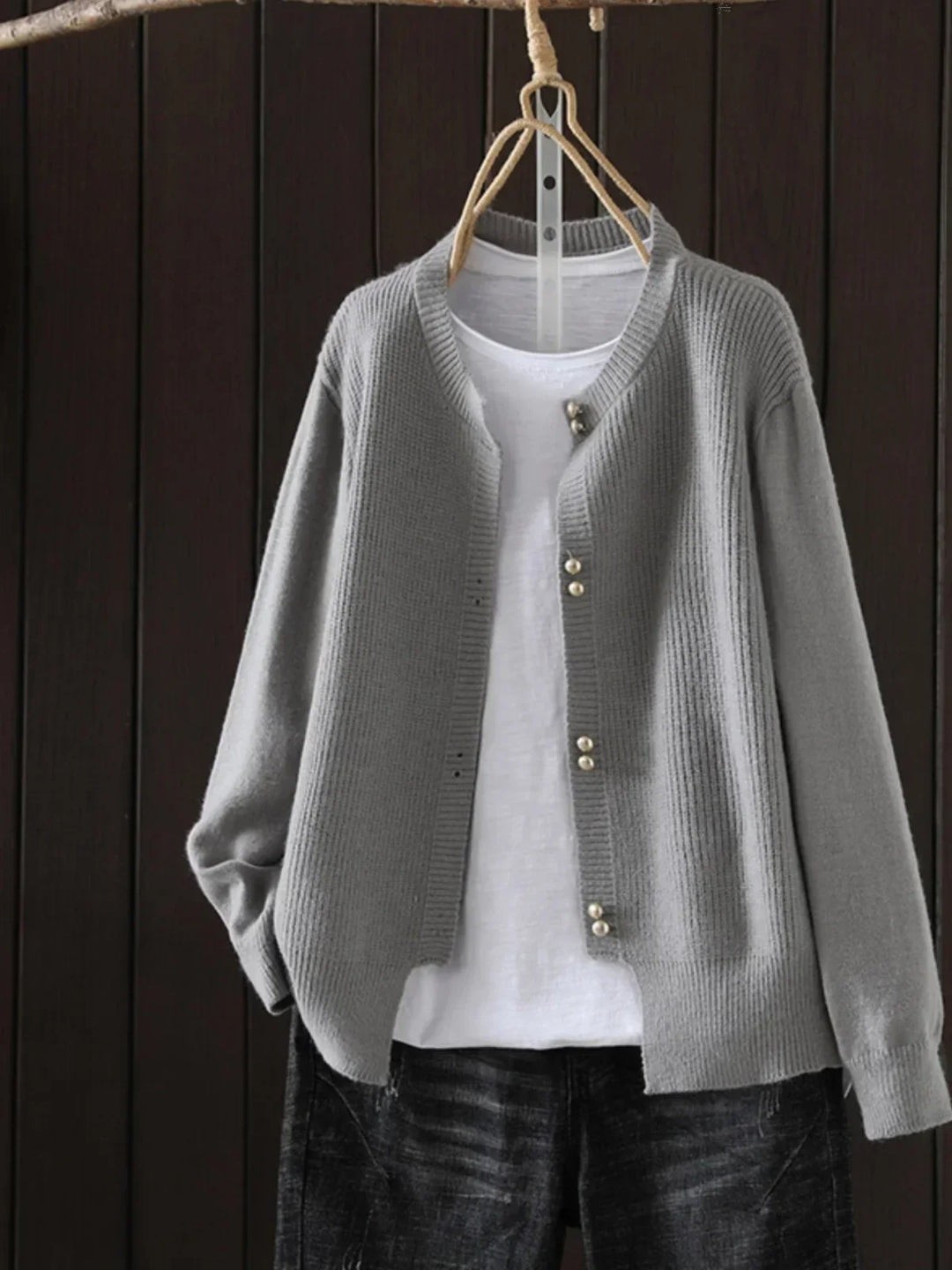 Alina | Feiner Strickcardigan mit Perlenakzenten
