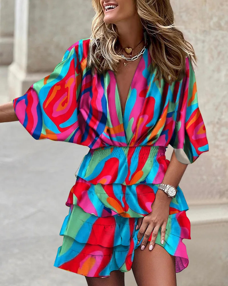 Elegantes Minikleid mit tailliertem Schnitt und stilvollem Print