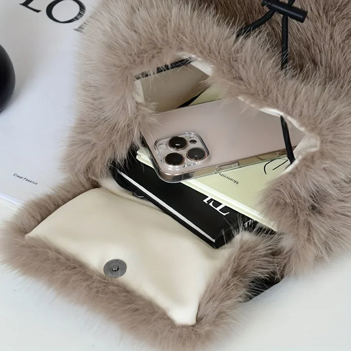 Nora | Eleganter Damen Rucksack aus Kunstfell weich