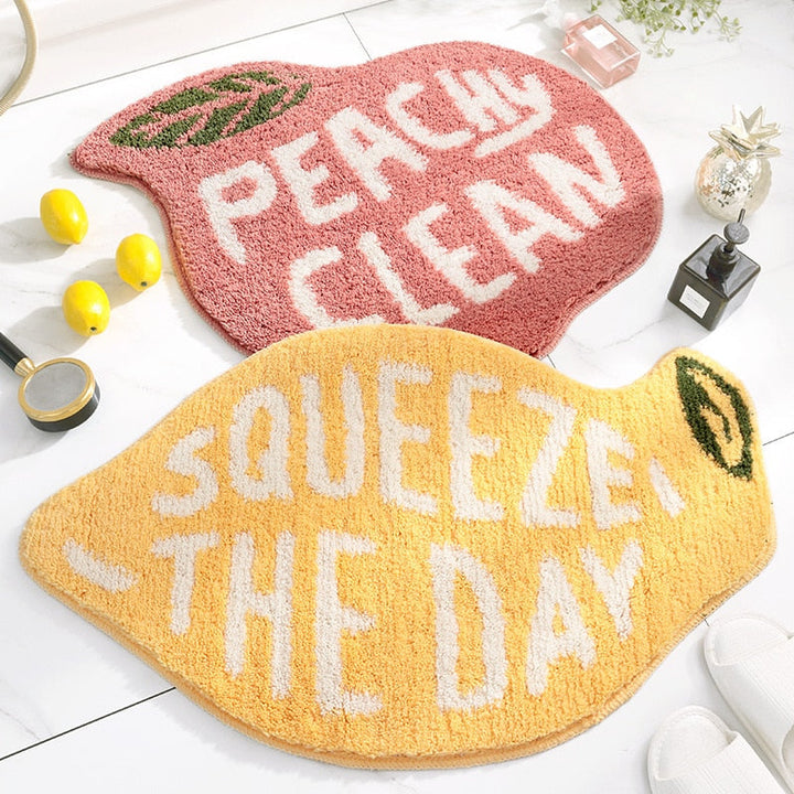 Peachy Clean | Farbiger Badezimmerteppich modern