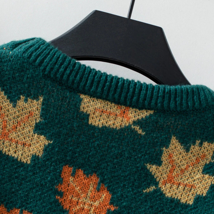 Herbstpullover | Kuschelig mit Laubmotiv – für gemütliche Stunden