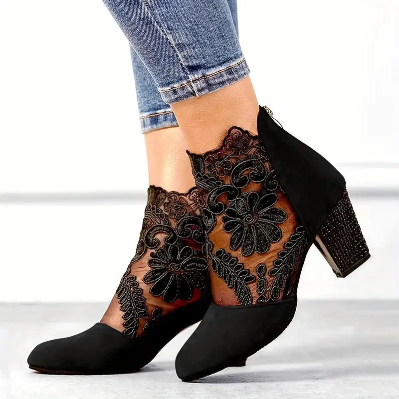 Majoran | Feminine Absatzschuhe mit Spitzen-Design