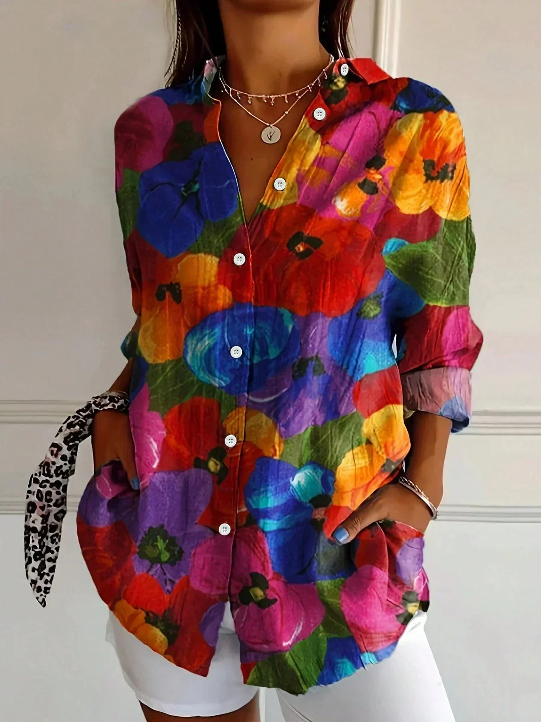 Amelia | Damenbluse mit elegantem abstraktem Print
