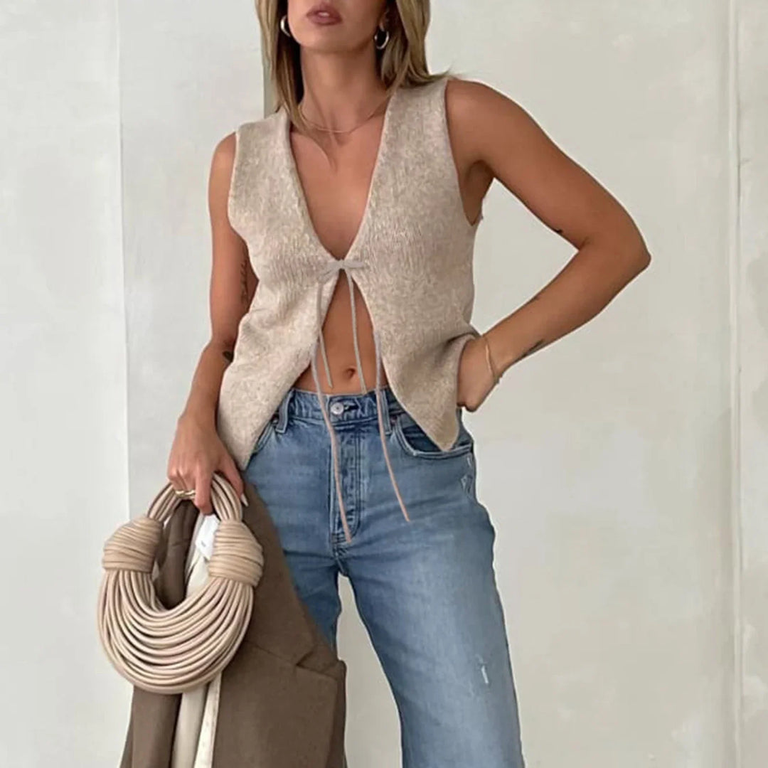 Ärmelloses gestricktes Sommertop mit V-Ausschnitt