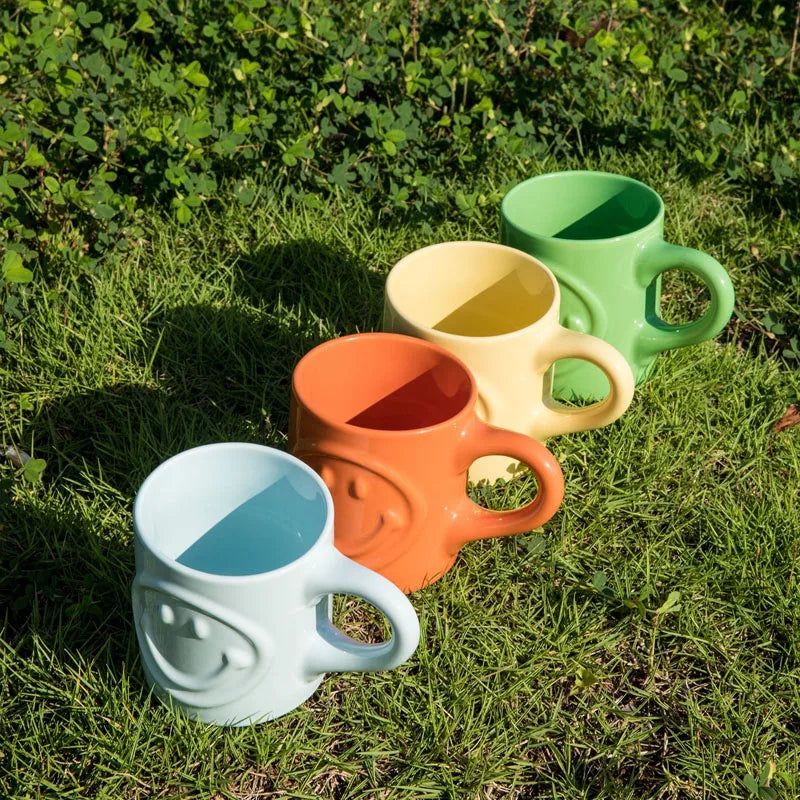 Happy Days | Keramikbecher mit fröhlichem Design