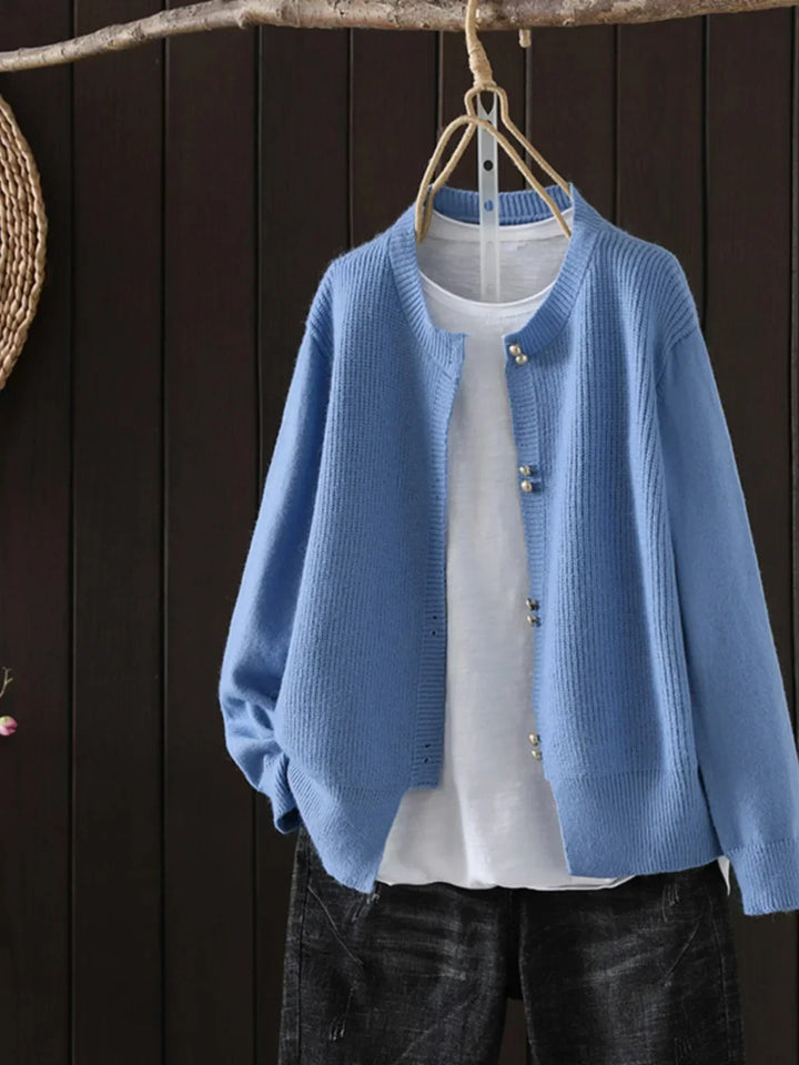 Alina | Feiner Strickcardigan mit Perlenakzenten