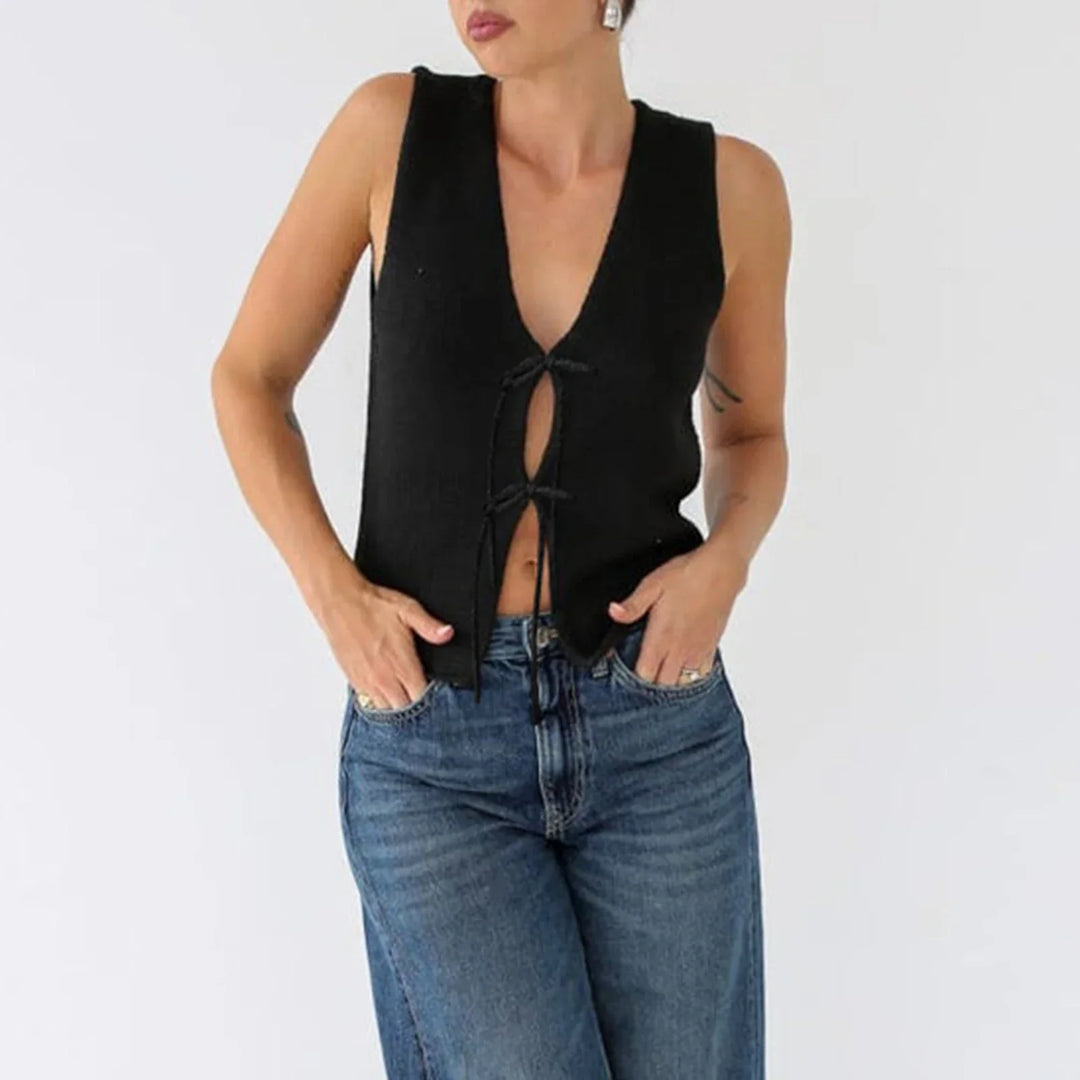 Ärmelloses gestricktes Sommertop mit V-Ausschnitt