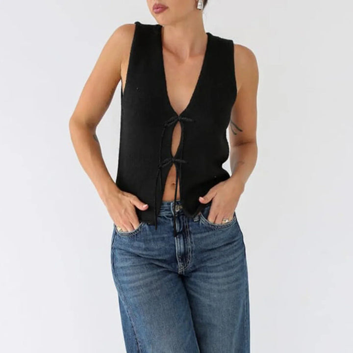 Ärmelloses gestricktes Sommertop mit V-Ausschnitt
