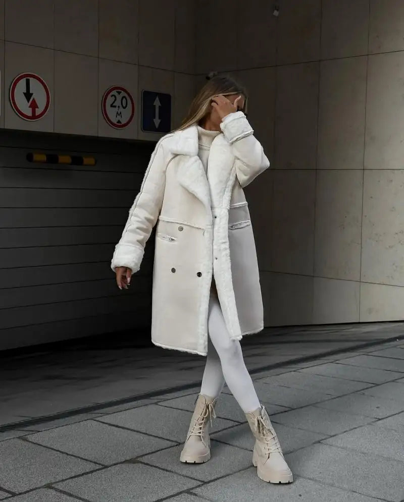 Lina | Warmer Wintermantel aus weichem Kunstpelzstoff