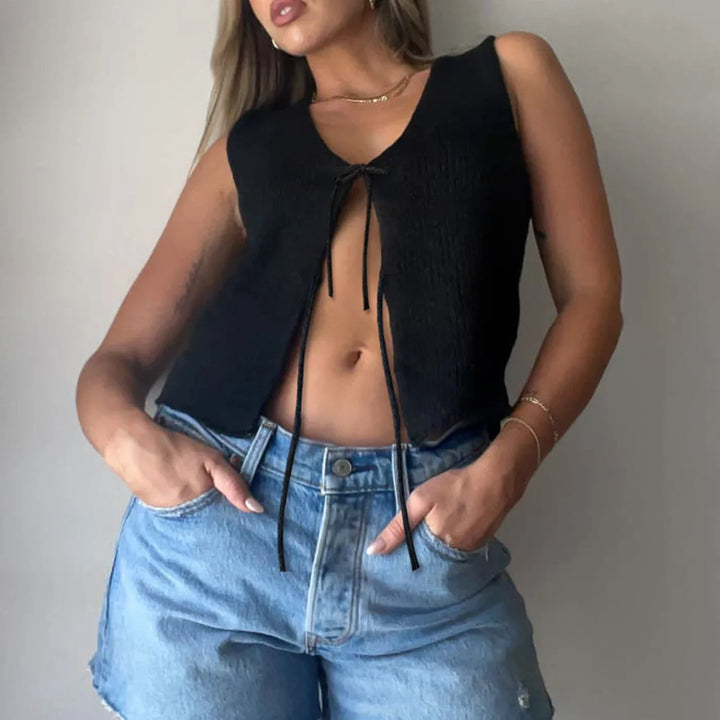 Ärmelloses gestricktes Sommertop mit V-Ausschnitt