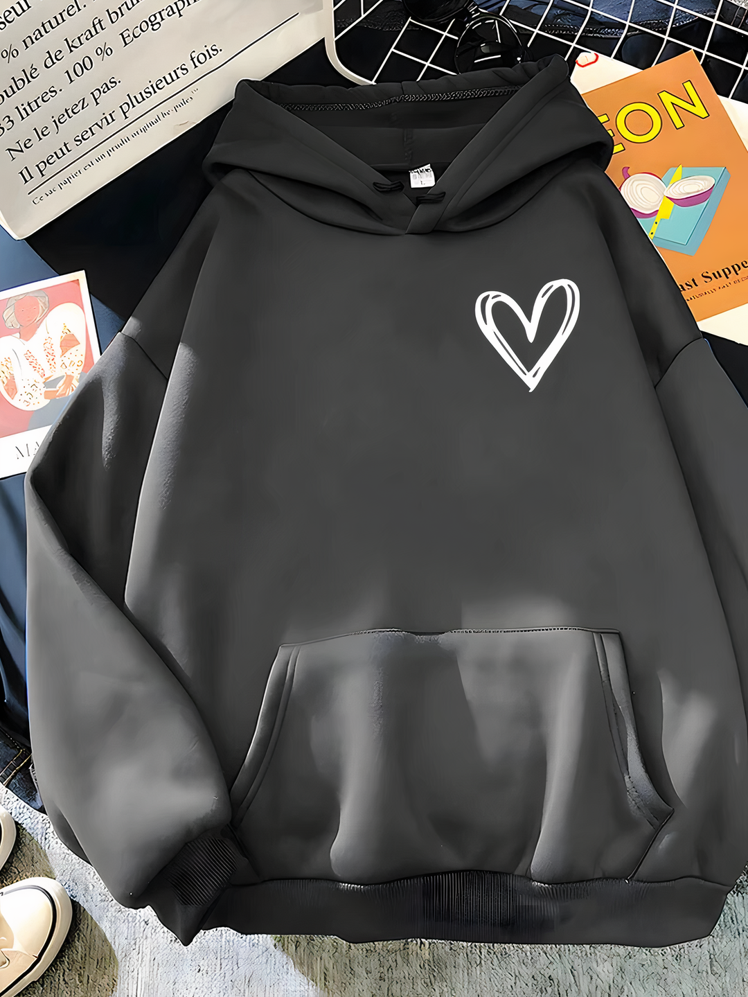 Helena | Damen Hoodie mit süßem Herzdruck & Kapuze