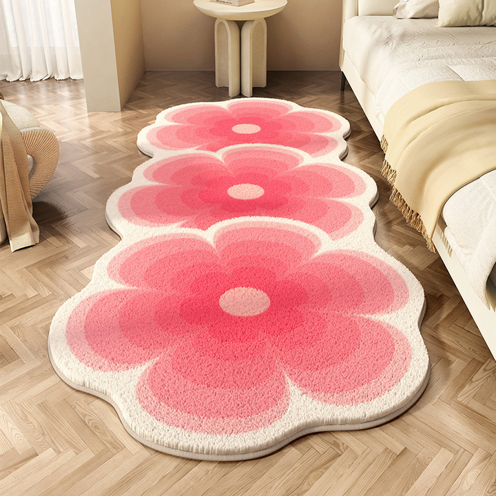 Floraler Fließteppich für Wohnzimmer mit modernem Design