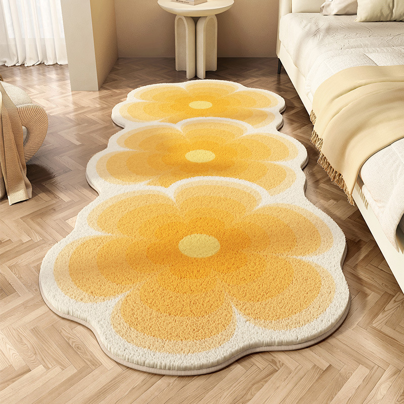 Floraler Fließteppich für Wohnzimmer mit modernem Design