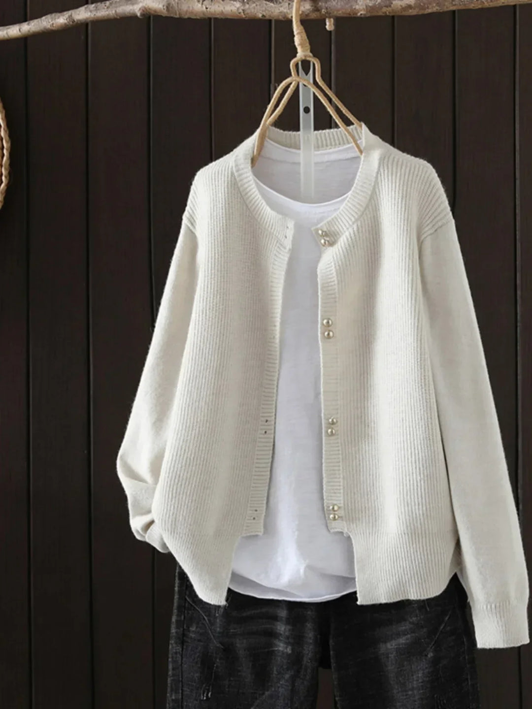 Alina | Feiner Strickcardigan mit Perlenakzenten