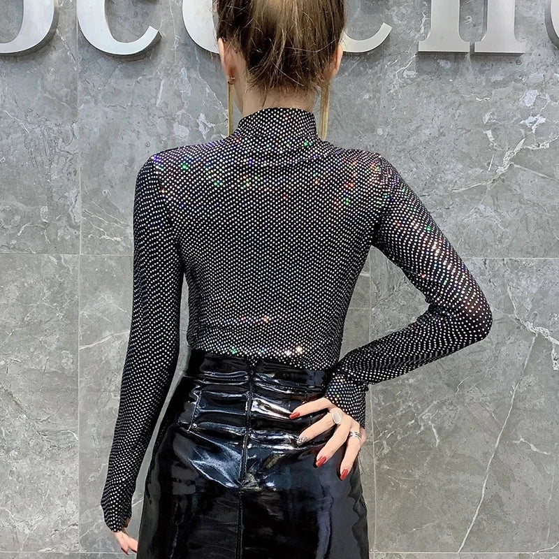 Glänzendes Damen-Rollkragen-Shirt mit eleganter Optik