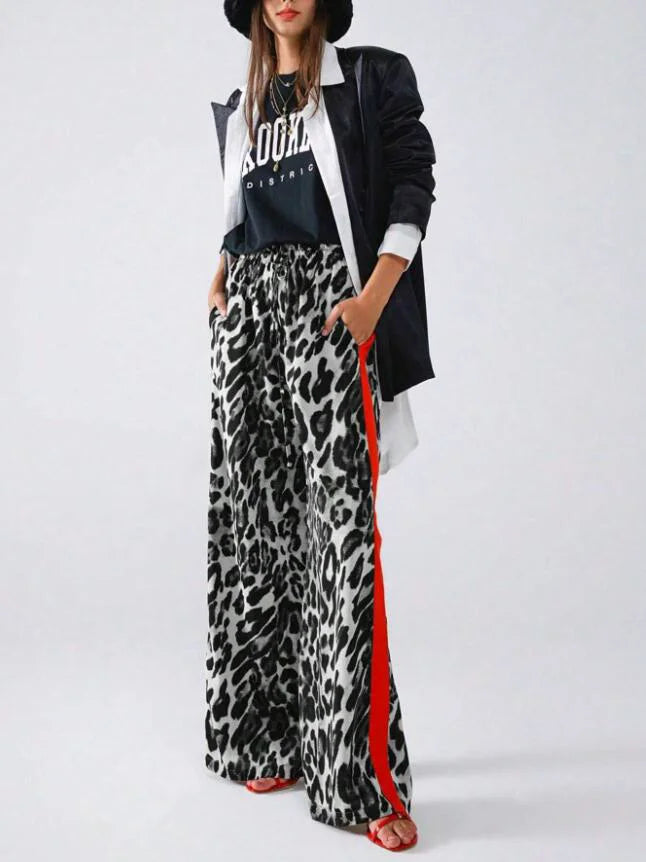 Claudia | Stylische Hose mit Leopardenmuster und Streifen