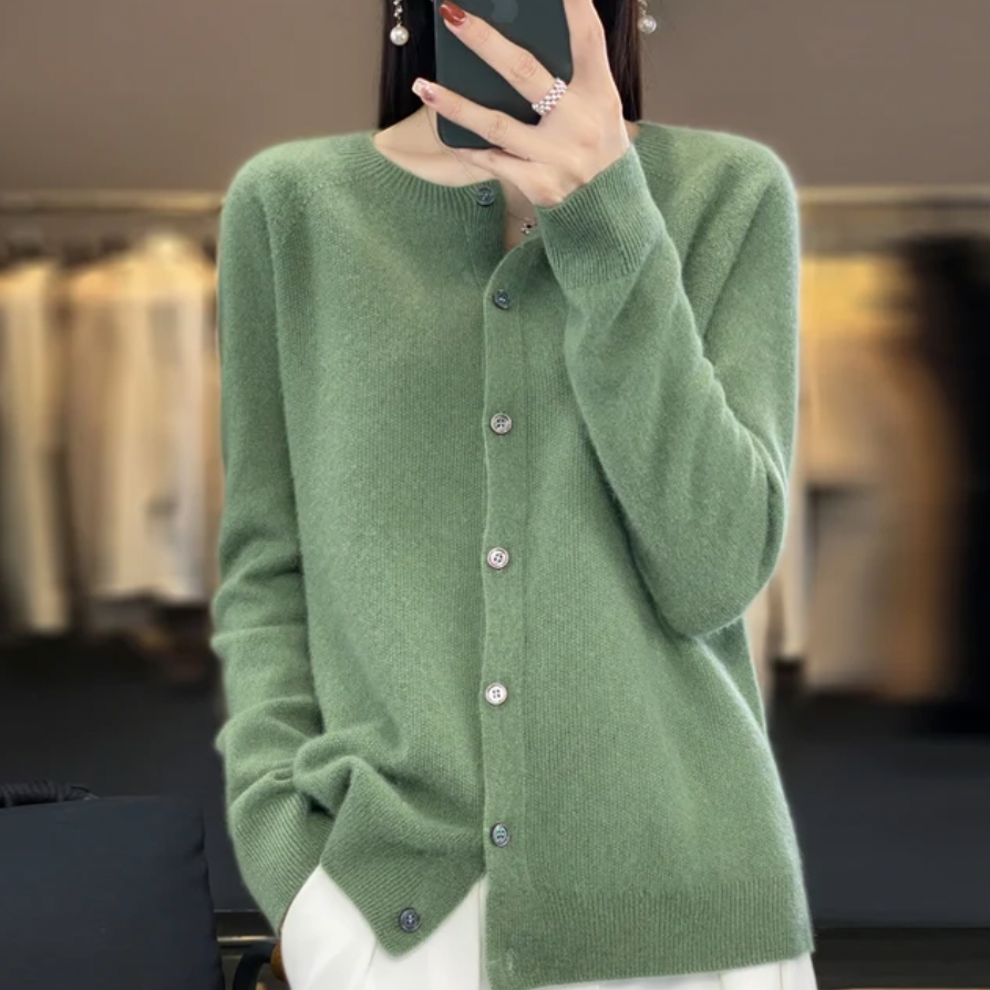 Adeline | Kuschelige Wolljacke aus Strickmaterial