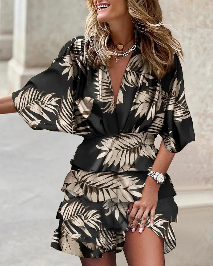 Elegantes Minikleid mit tailliertem Schnitt und stilvollem Print