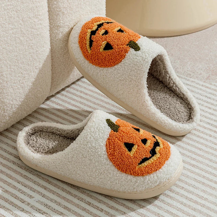 Halloween | Lustige Hausschuhe mit Kürbis-Lächeln