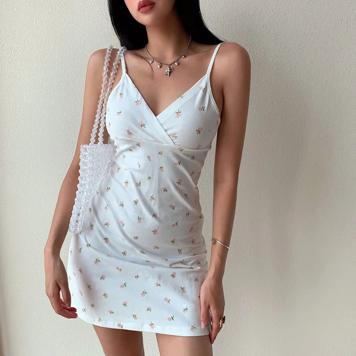Lila | Blumiges Minikleid mit Trägern