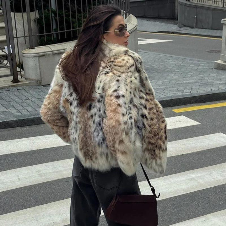 Leoparden-Kunstfelljacke für auffällige Winter-Looks