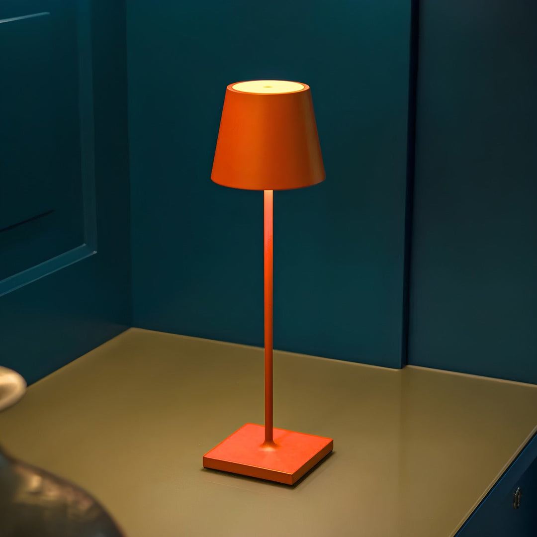 Verstellbare hohe Tischlampe für stilvolle Beleuchtung