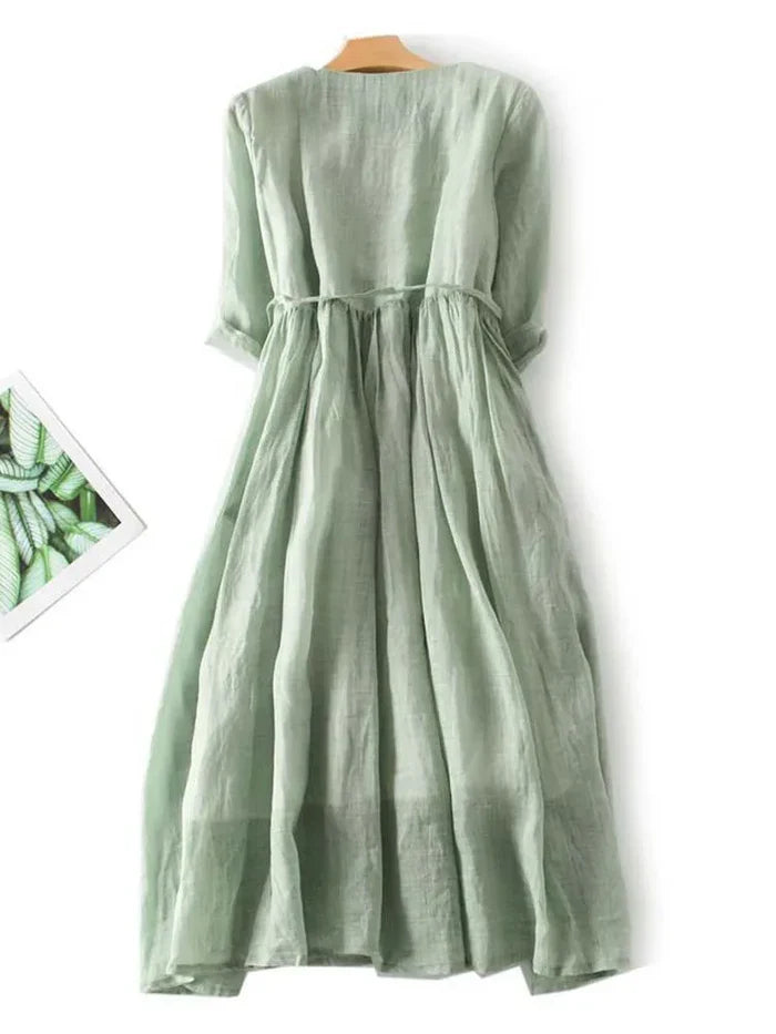 Laura Elegantes Leinenkleid für warme Tage