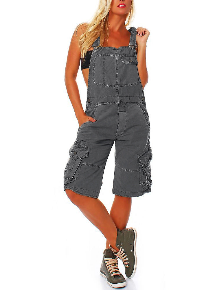 Kurze Damenlatzhose mit funktionalen Cargotaschen