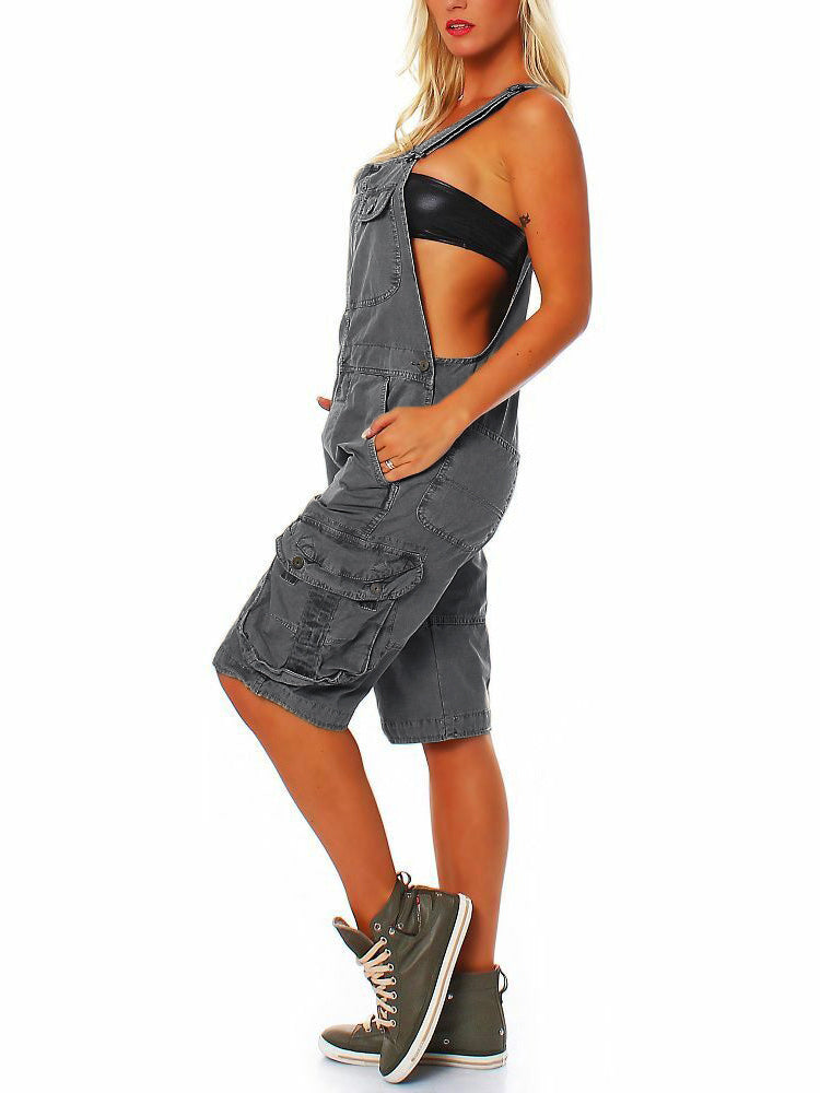 Kurze Damenlatzhose mit funktionalen Cargotaschen