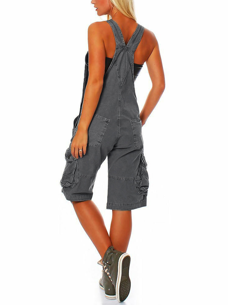 Kurze Damenlatzhose mit funktionalen Cargotaschen