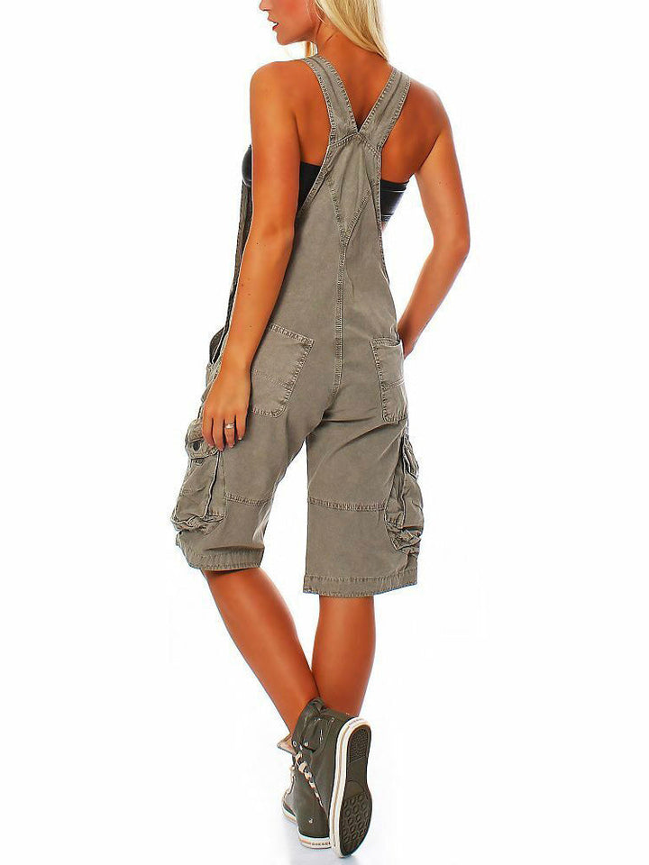 Kurze Damenlatzhose mit funktionalen Cargotaschen